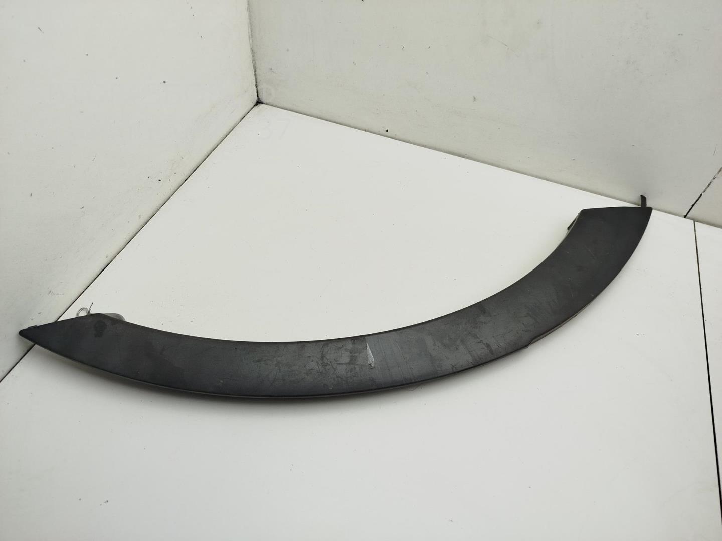 Накладка заднего крыла левого