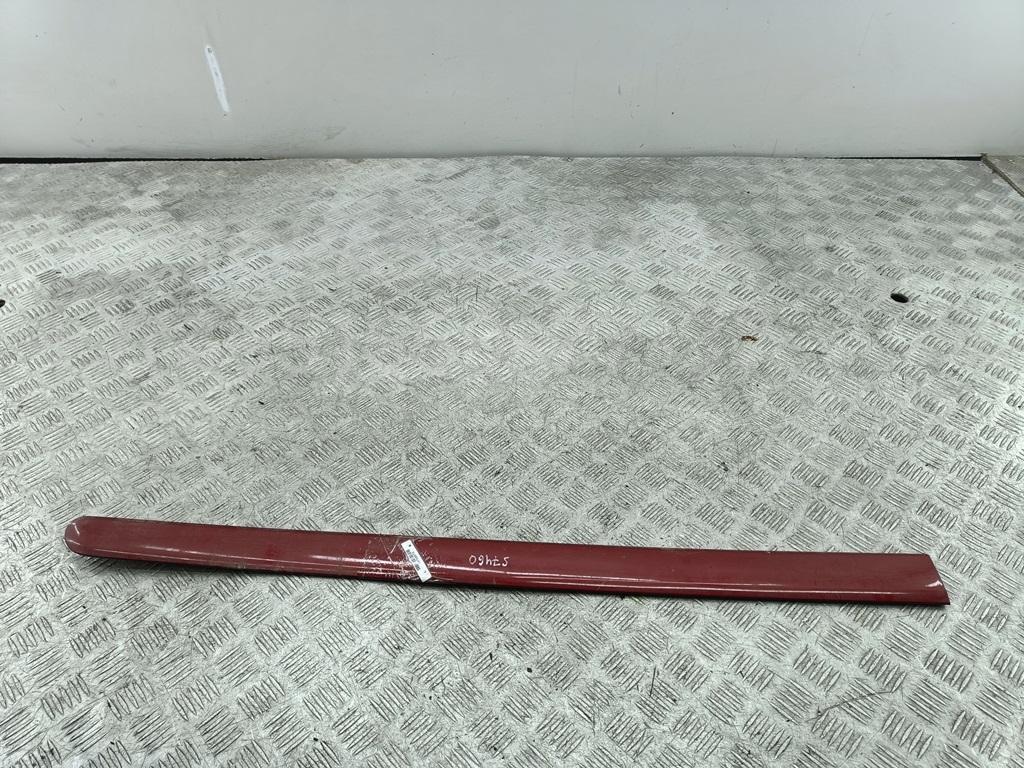 Накладка двери передней правой