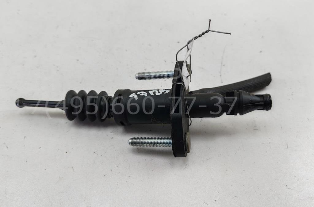 Цилиндр сцепления главный