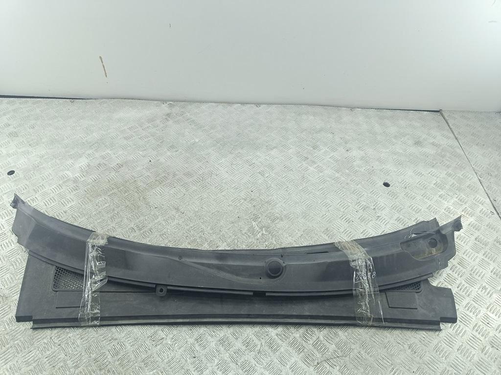 Решетка стеклоочистителей (Жабо)