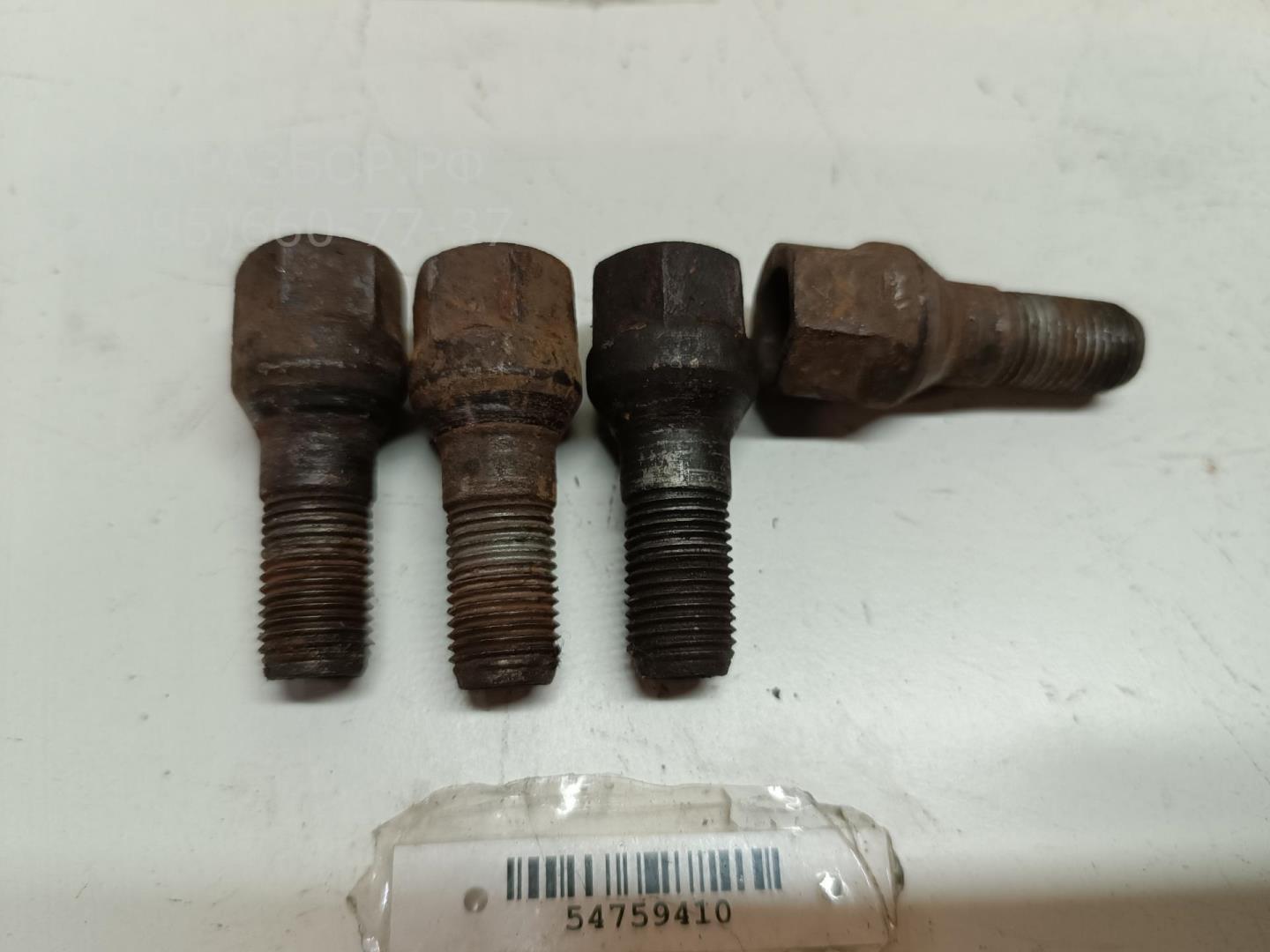 Болт колесный