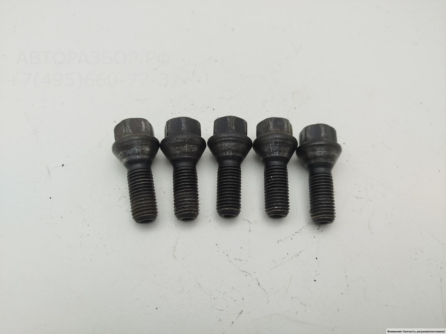 Болт колесный