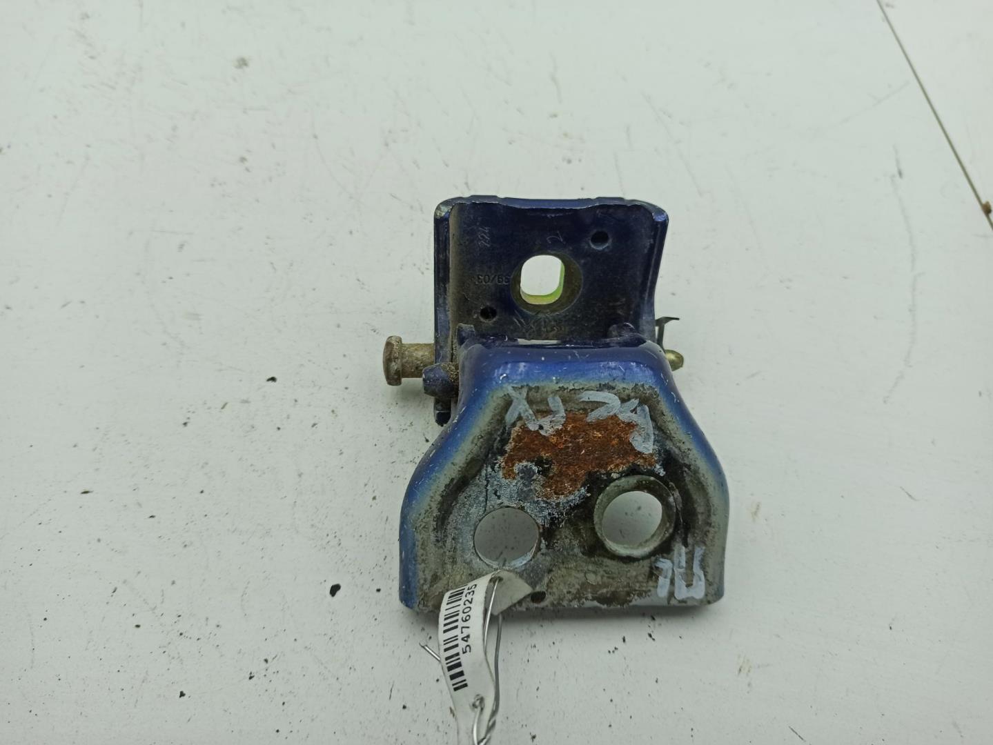 Петля двери