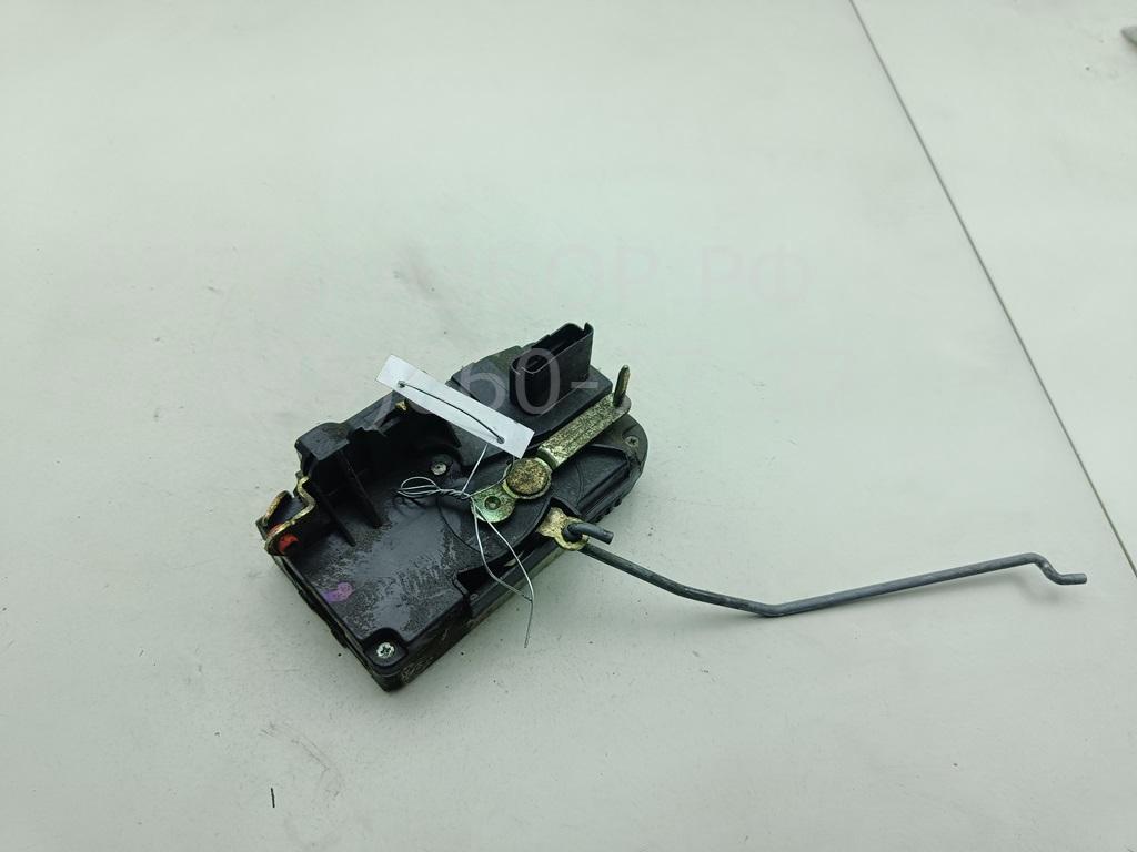 Замок двери передней левой