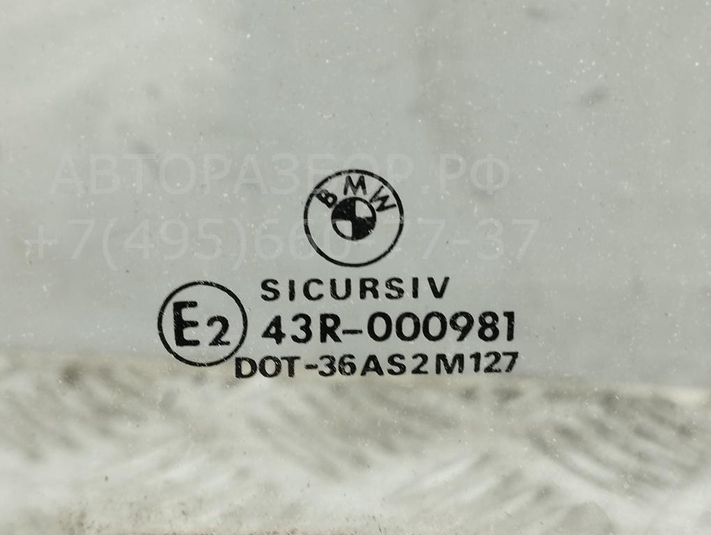 Стекло двери передней правой