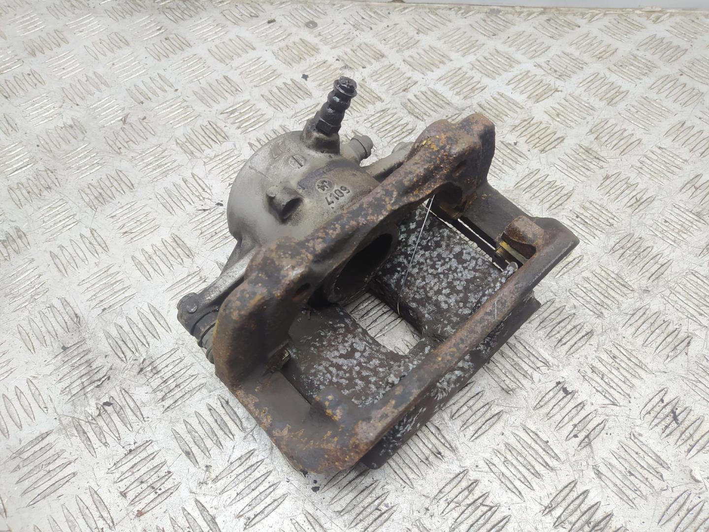 Суппорт передний левый