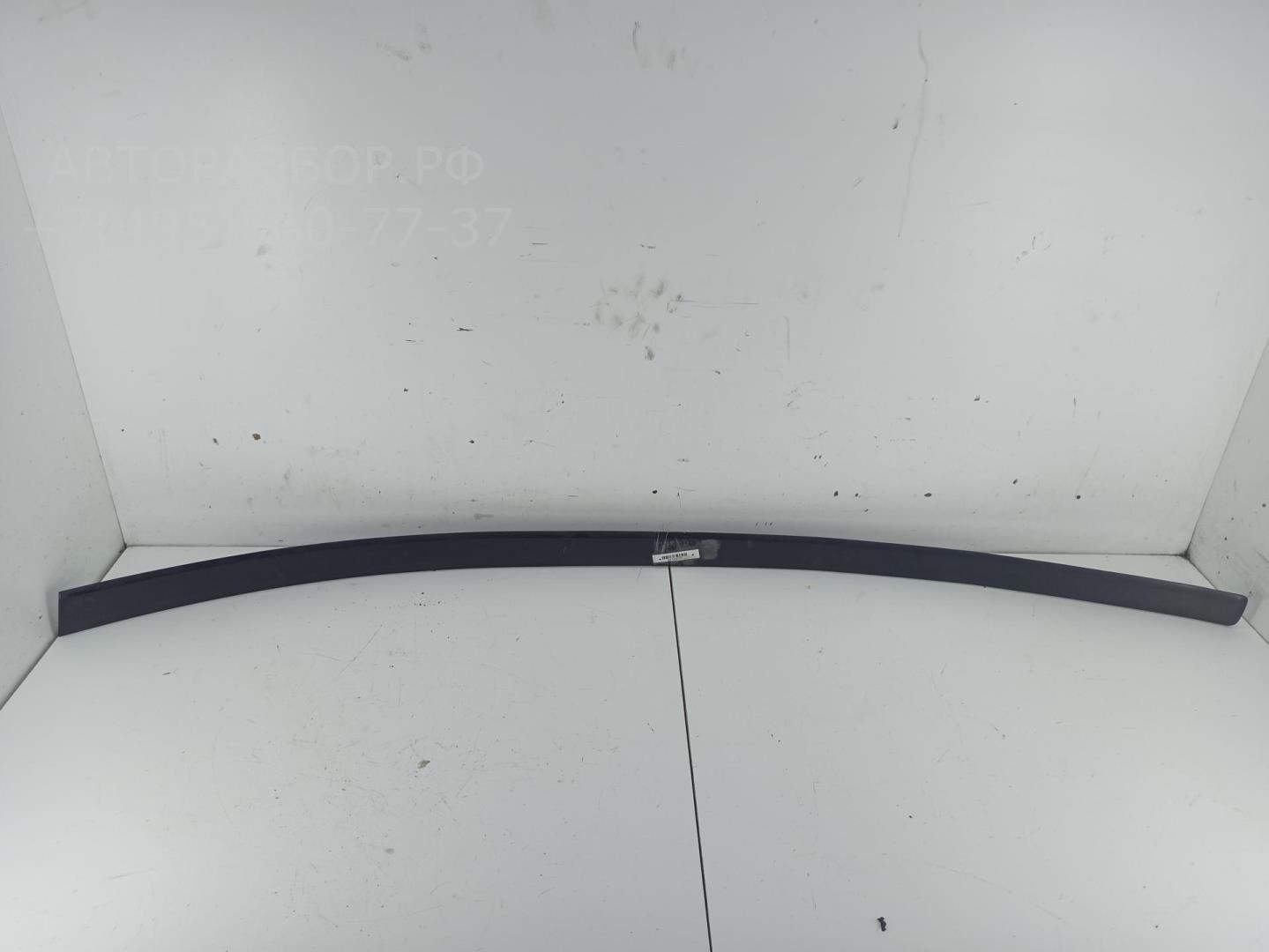 Молдинг двери передней левой