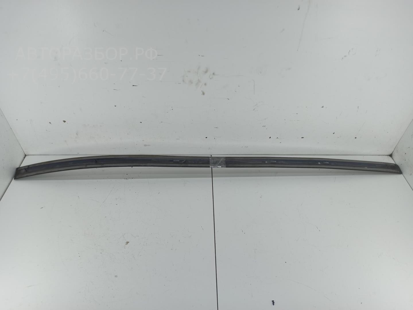 Молдинг двери передней левой