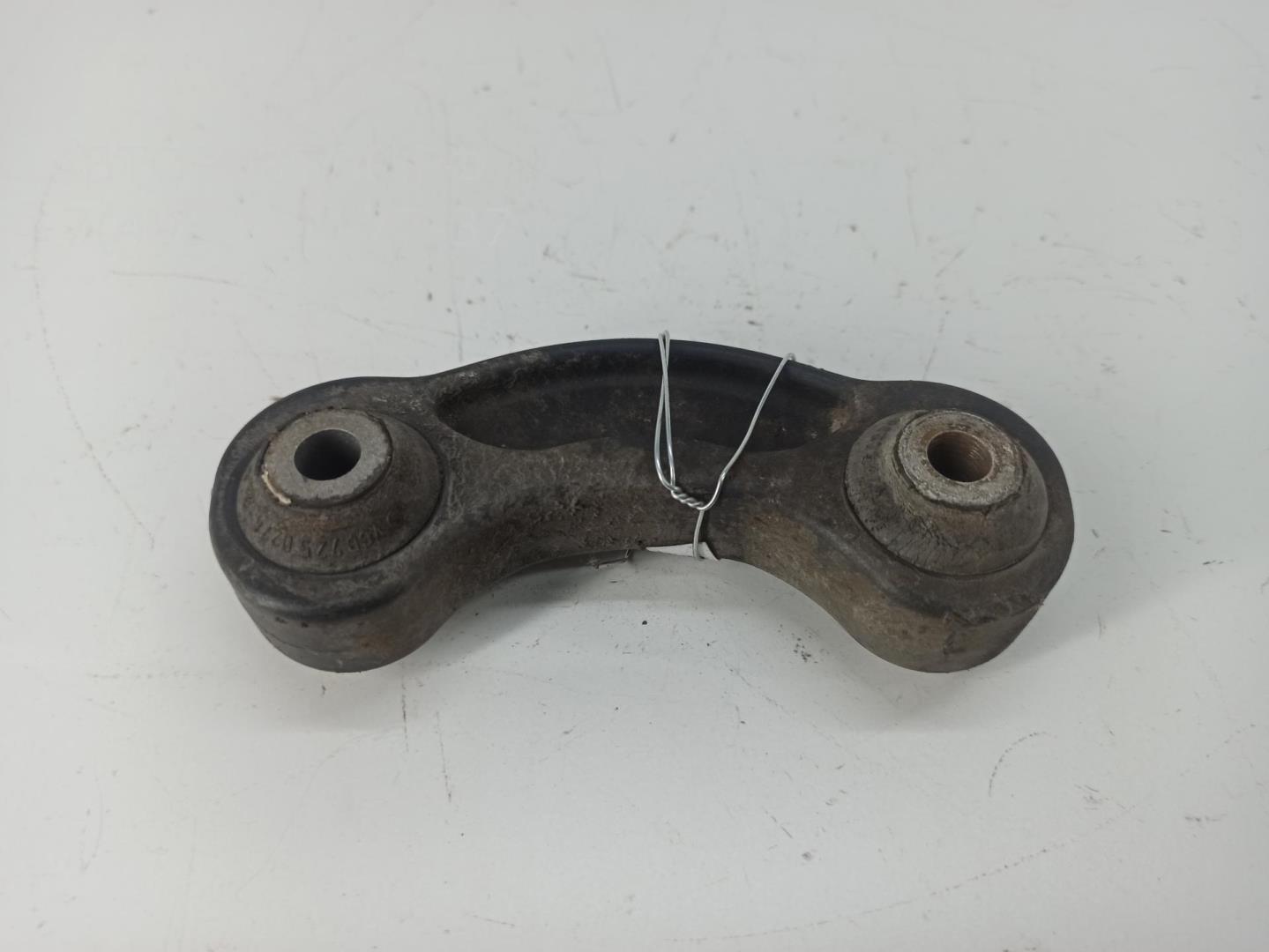 Стойка заднего стабилизатора