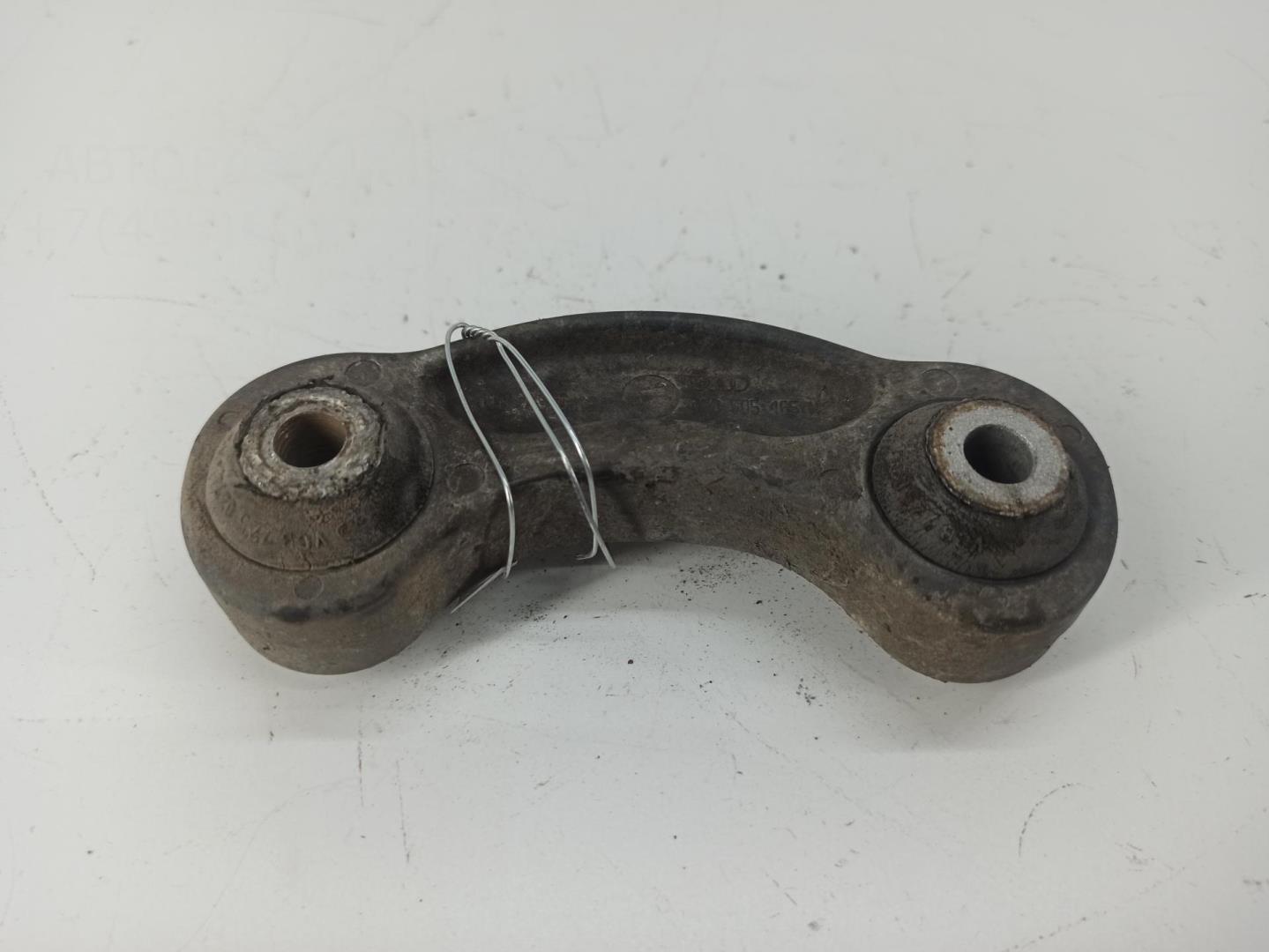 Стойка заднего стабилизатора