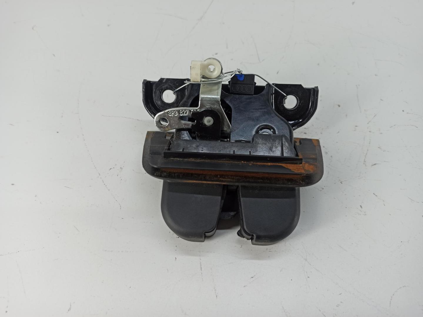 Замок багажника