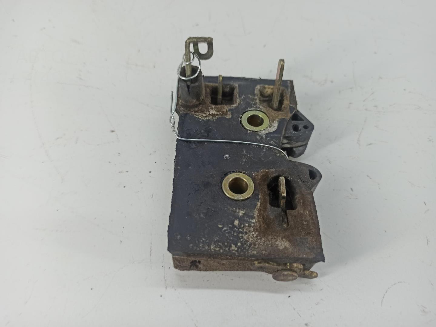 Замок двери задней правой