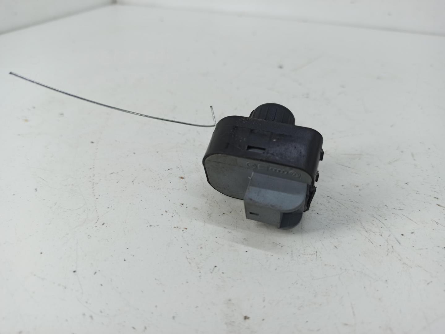 Кнопка регулировки зеркала