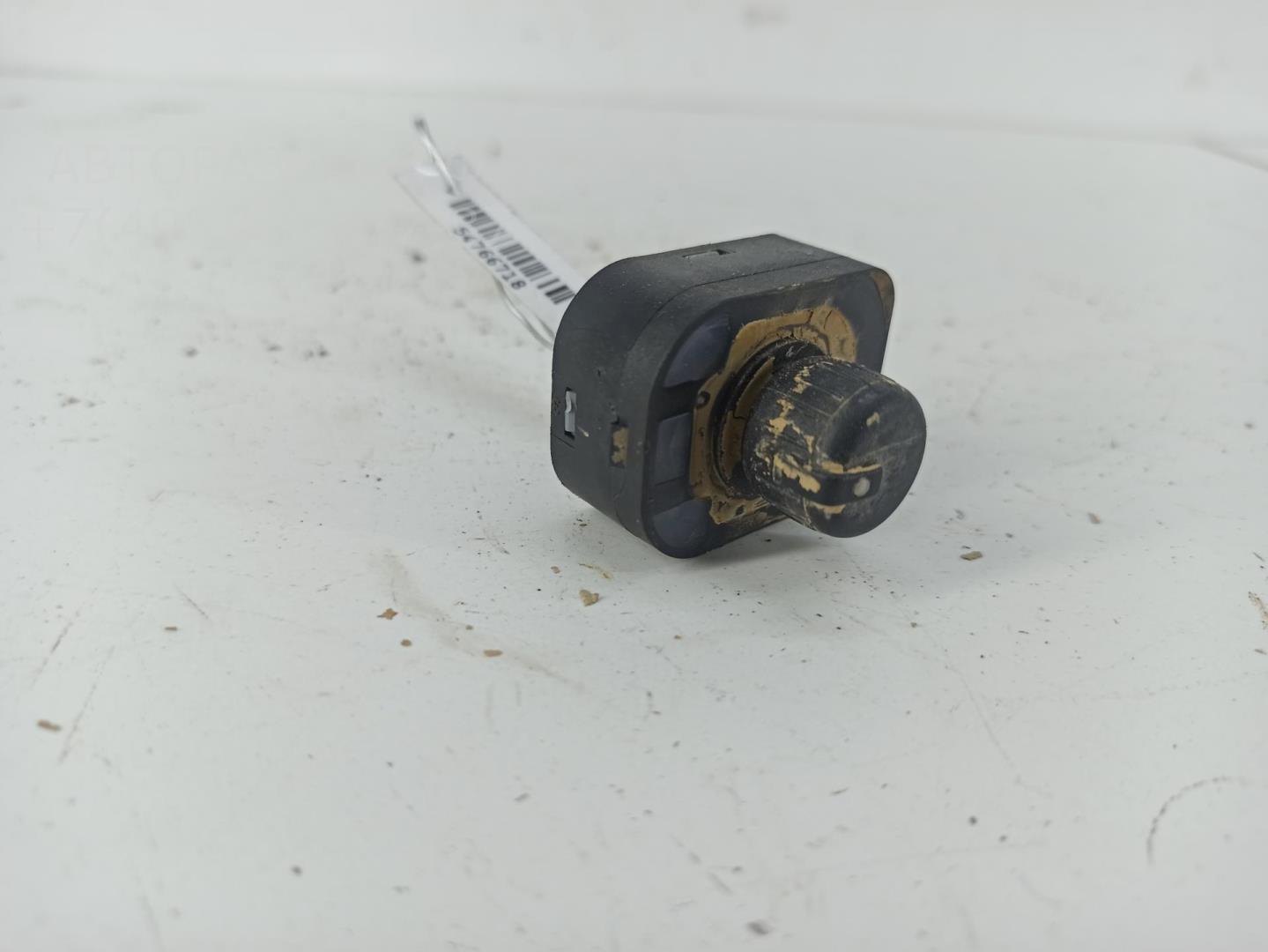 Кнопка регулировки зеркала