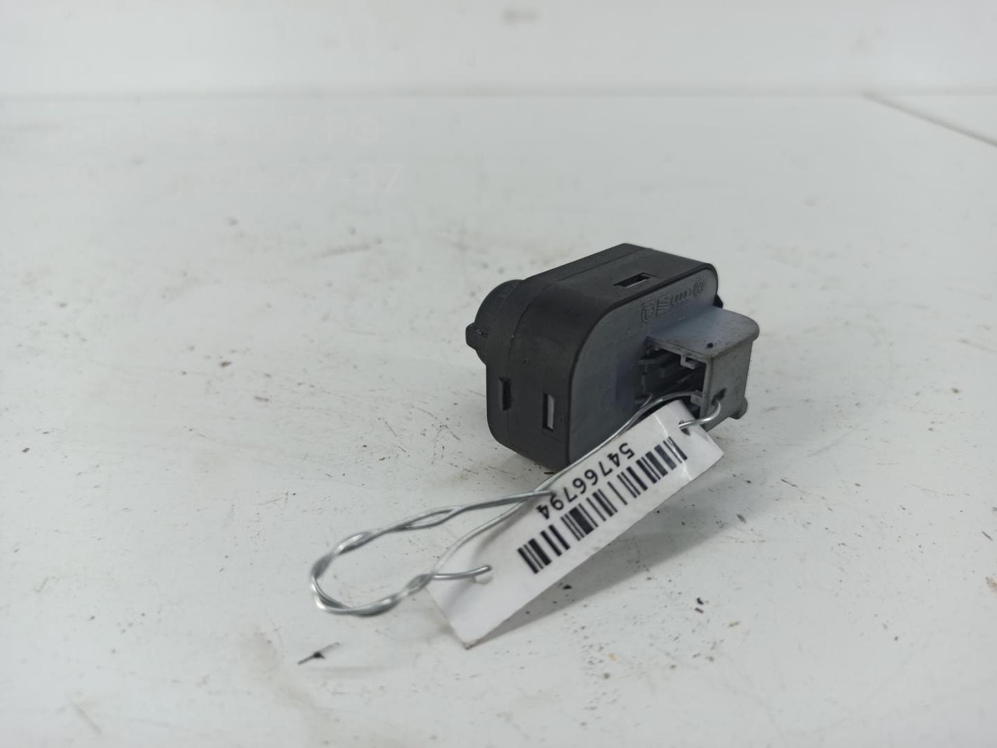 Кнопка регулировки зеркала