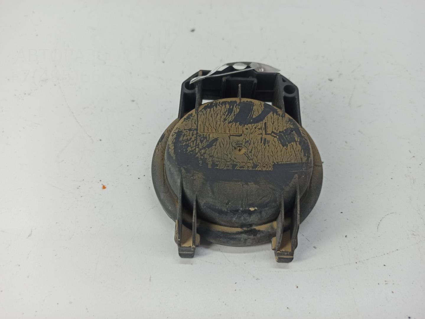 Крышка фары левой