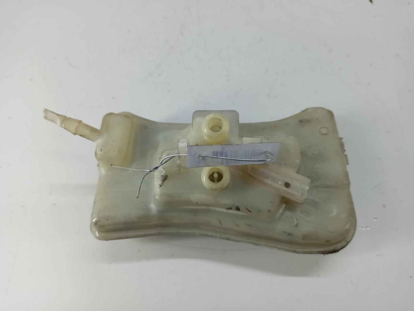 Бачок главного тормозного цилиндра