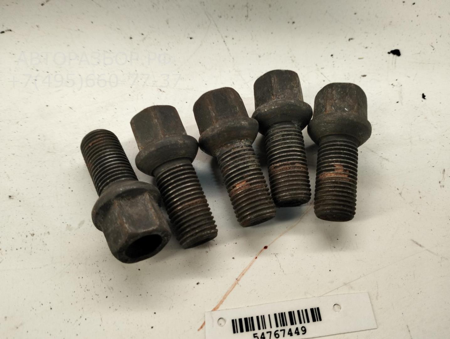 Болт колесный