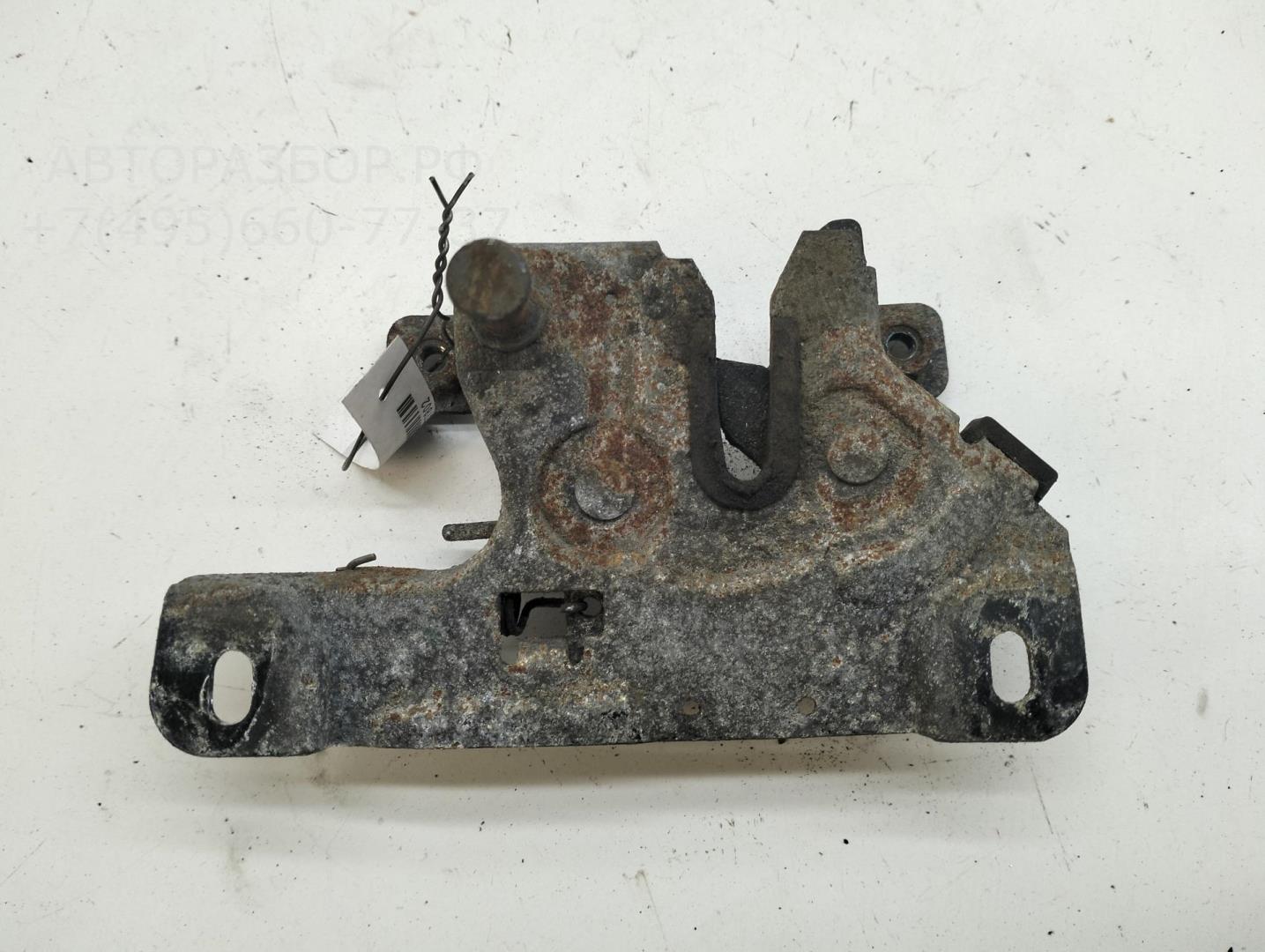 Замок капота