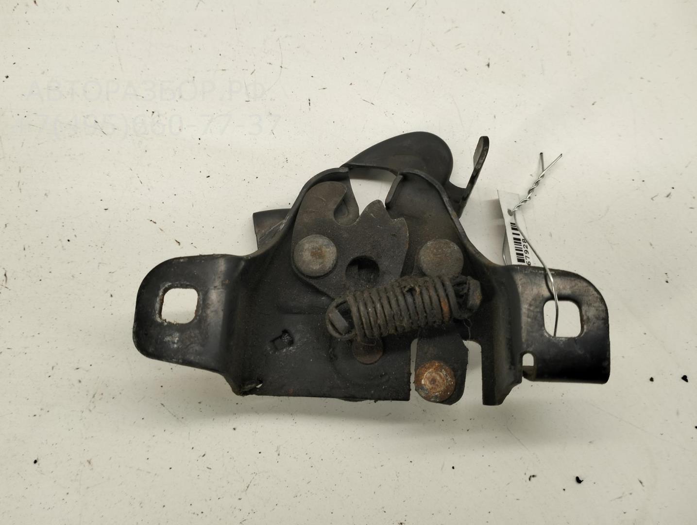 Замок капота