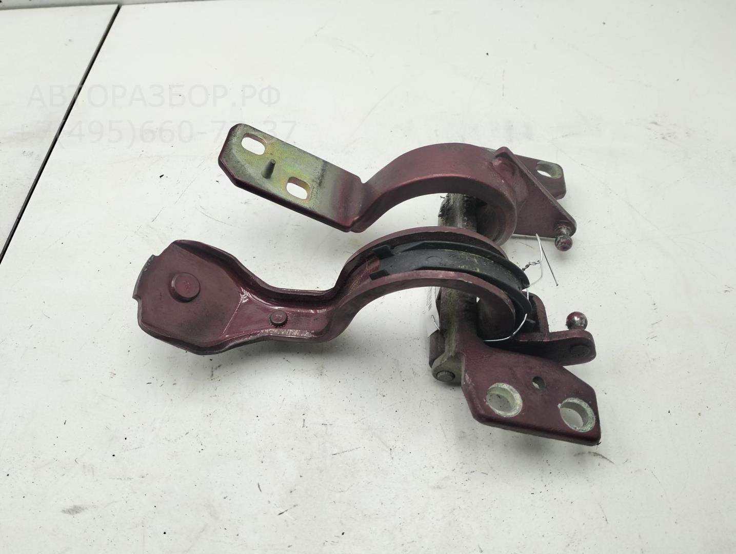 Петля крышки багажника