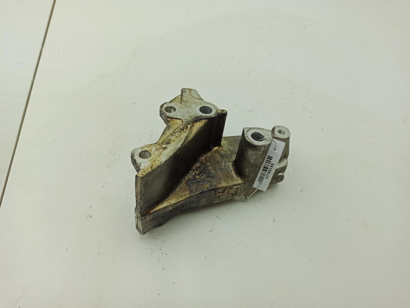 Кронштейн (сопут. товар)