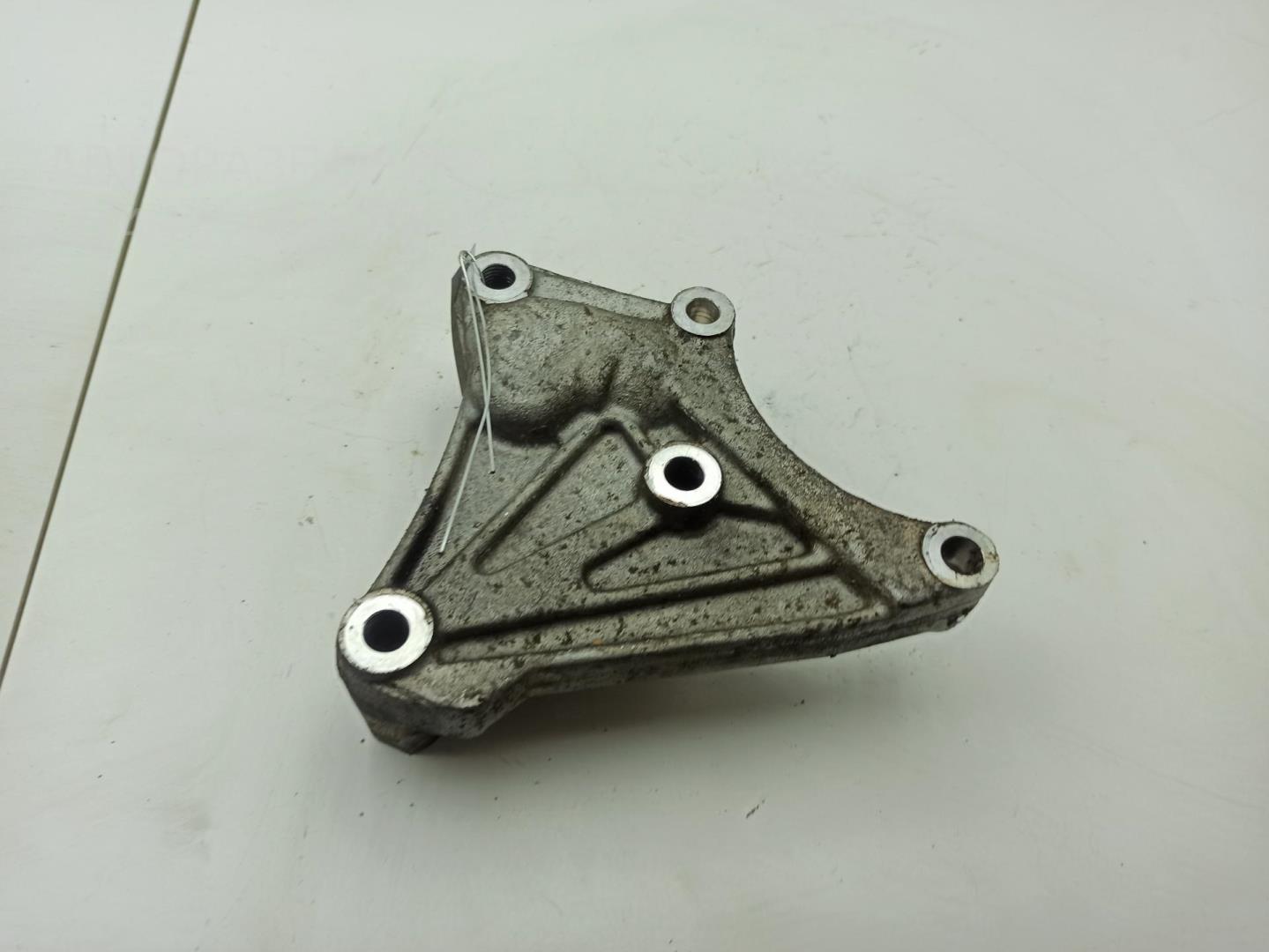 Кронштейн (сопут. товар)