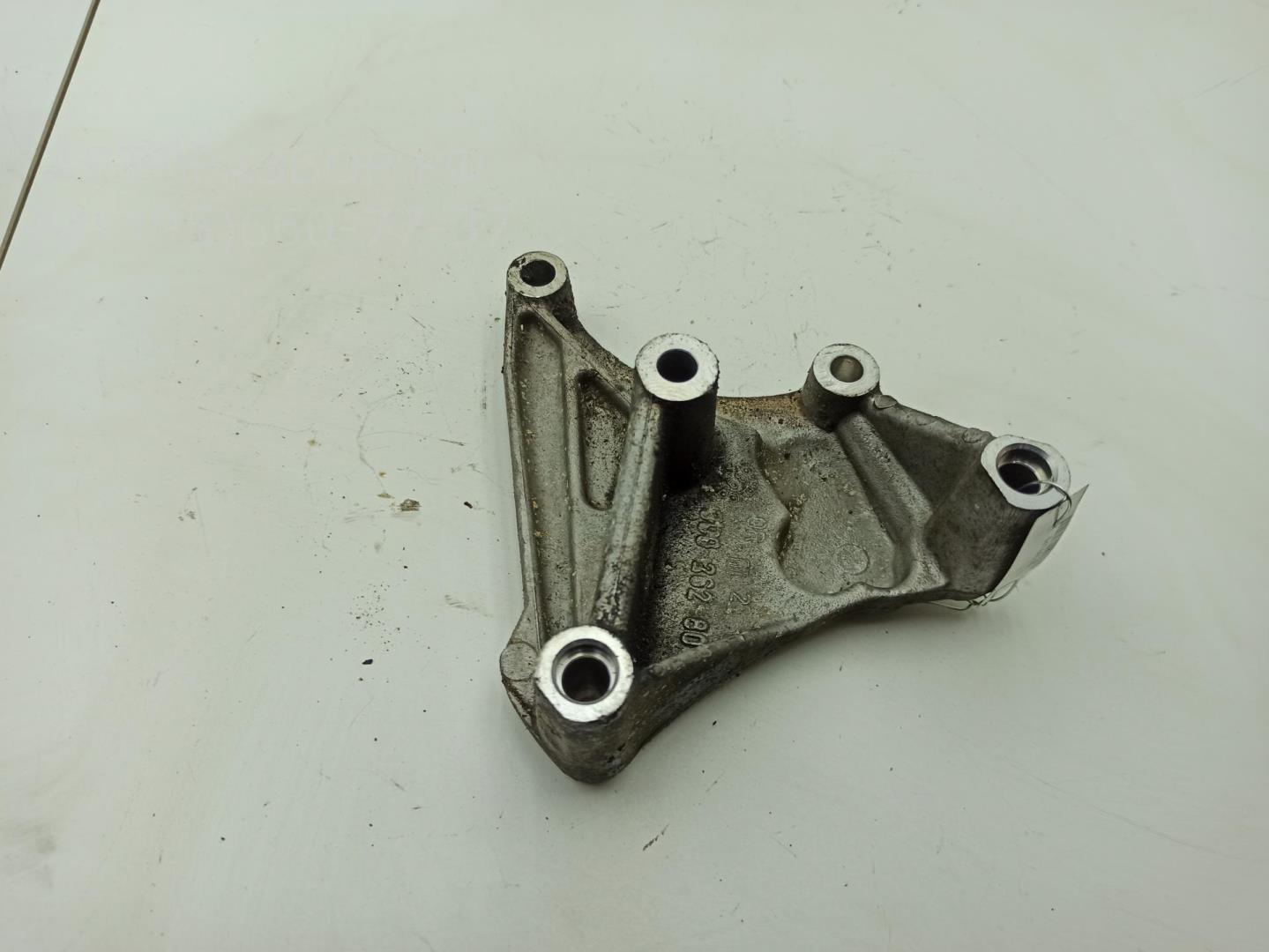 Кронштейн (сопут. товар)