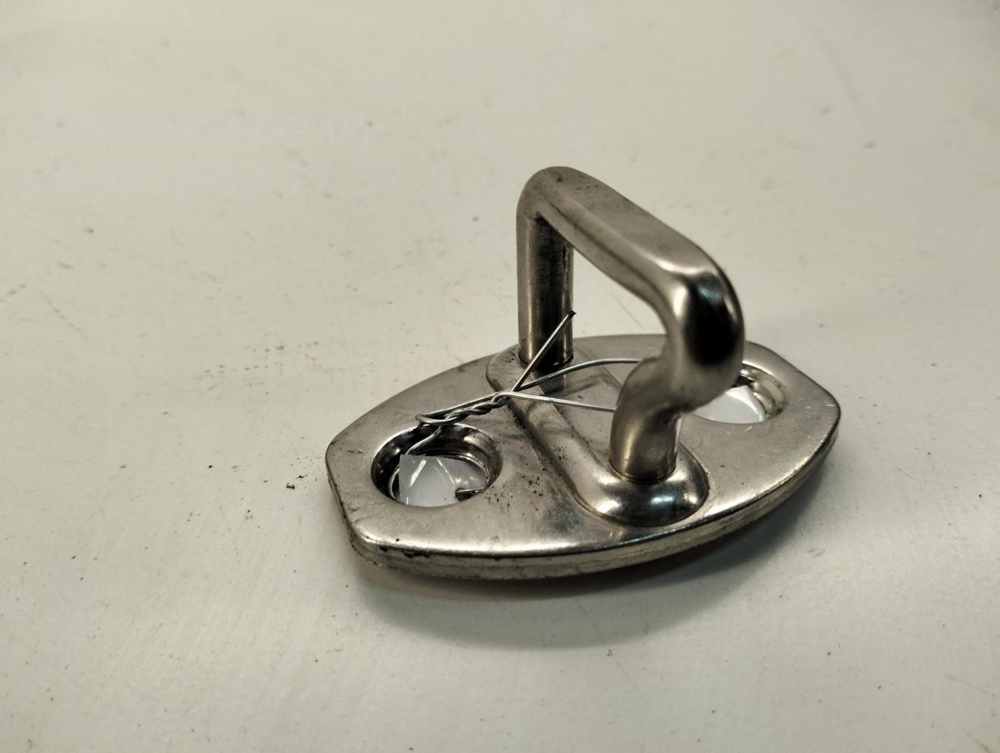 Ответная часть замка двери