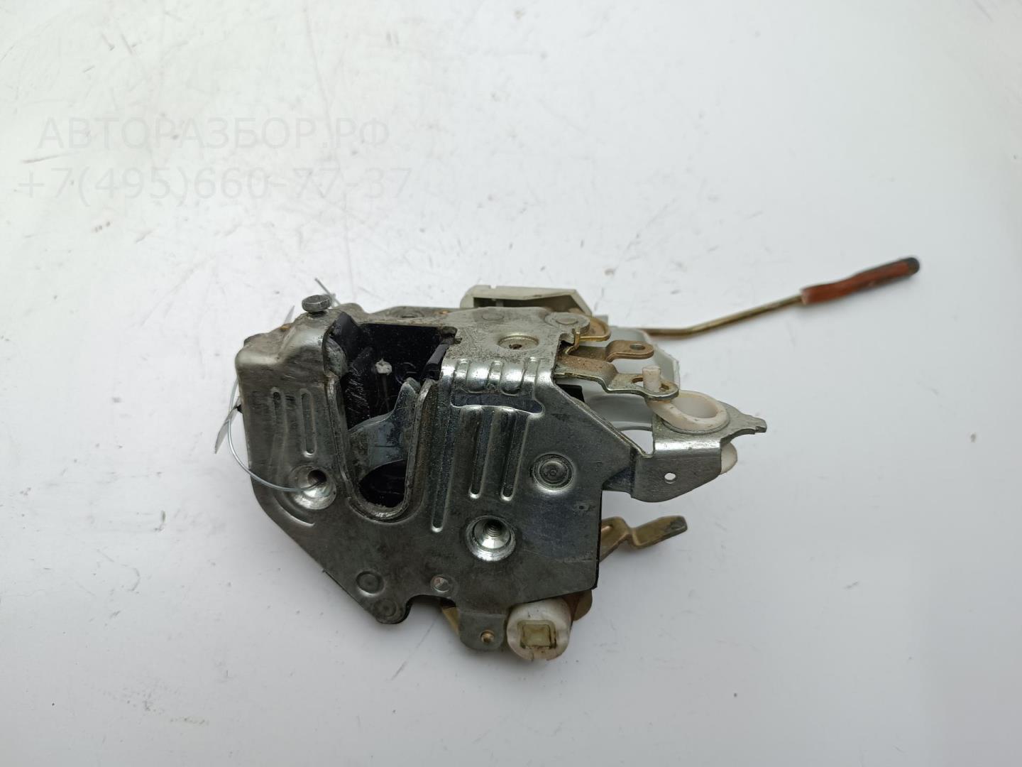 Замок двери передней правой