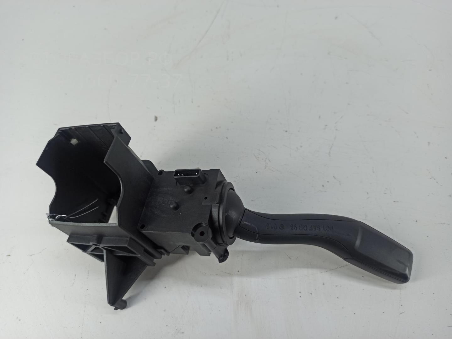 Переключатель поворотов подрулевой