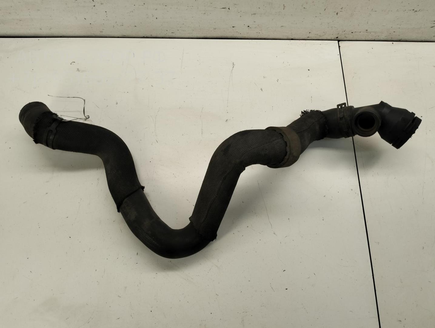 Патрубок радиатора