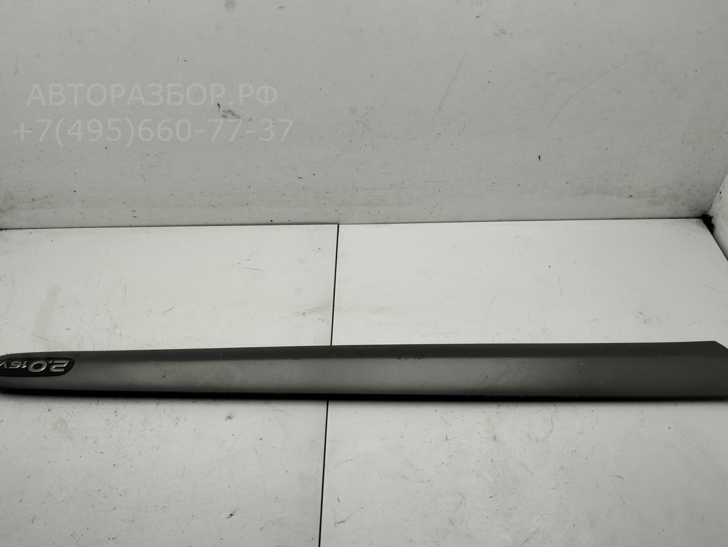 Накладка двери передней правой