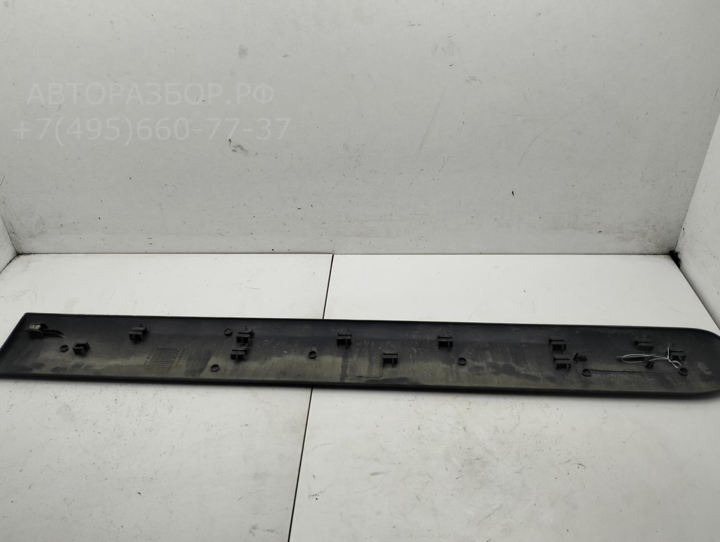 Молдинг двери передней левой