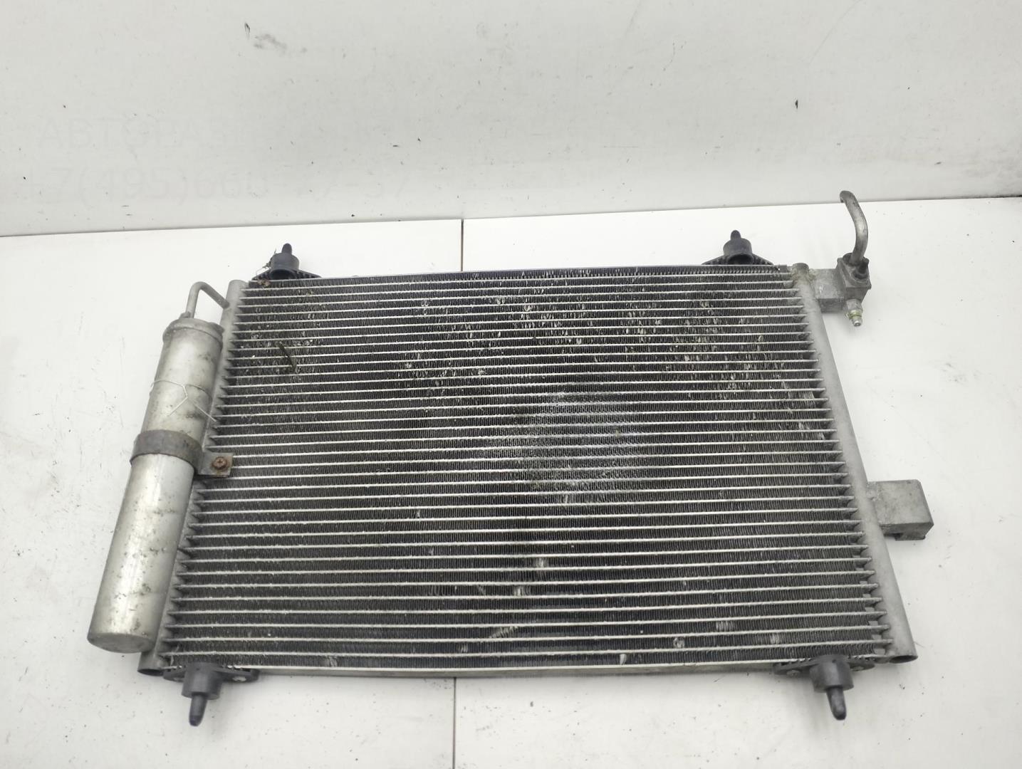 Радиатор кондиционера / конденсер