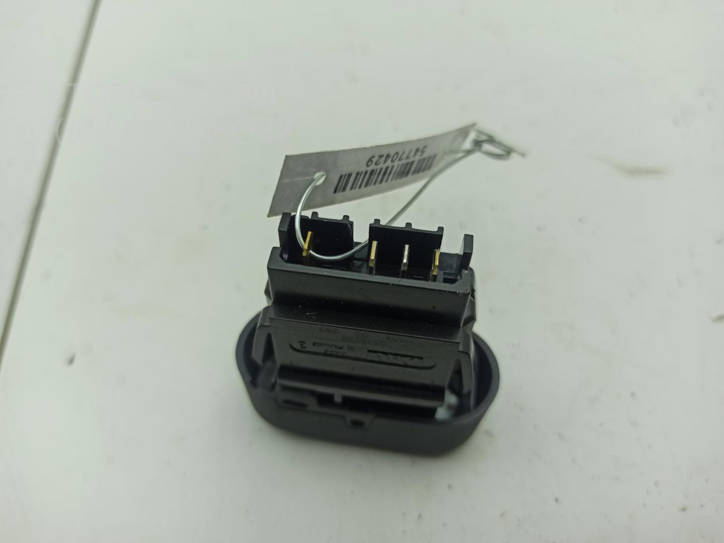 Кнопка обогрева заднего стекла