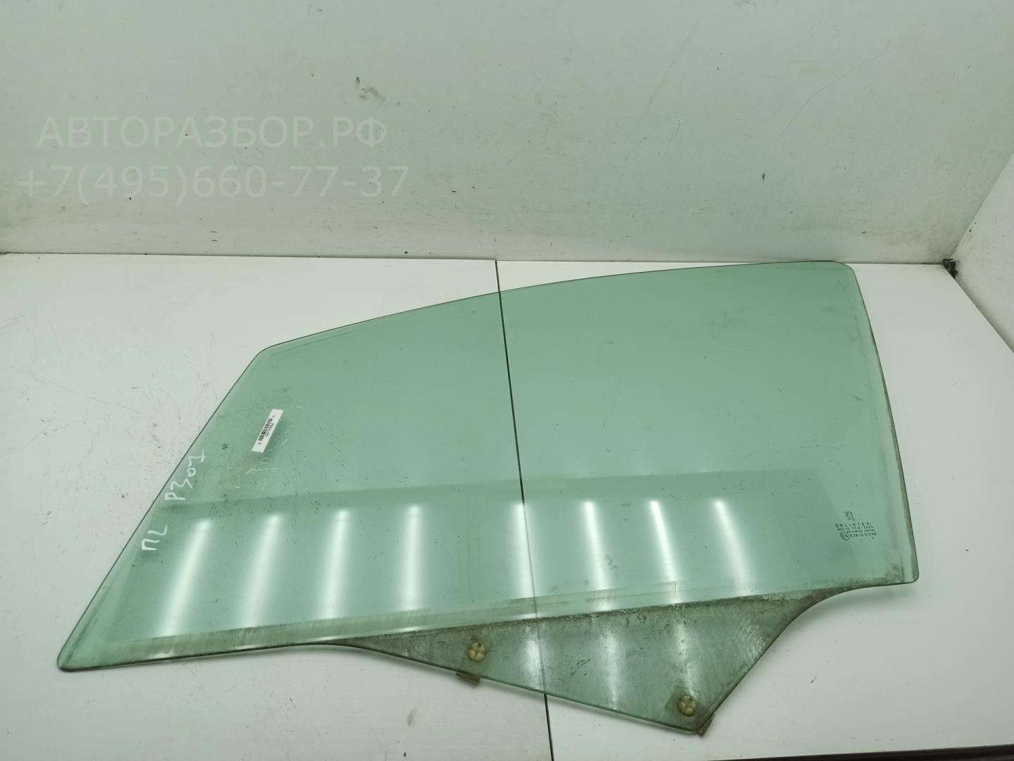 Стекло двери передней левой