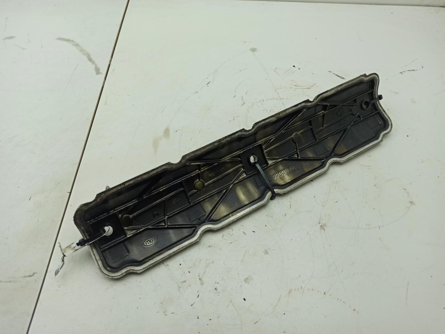 Крышка клапанная ГБЦ