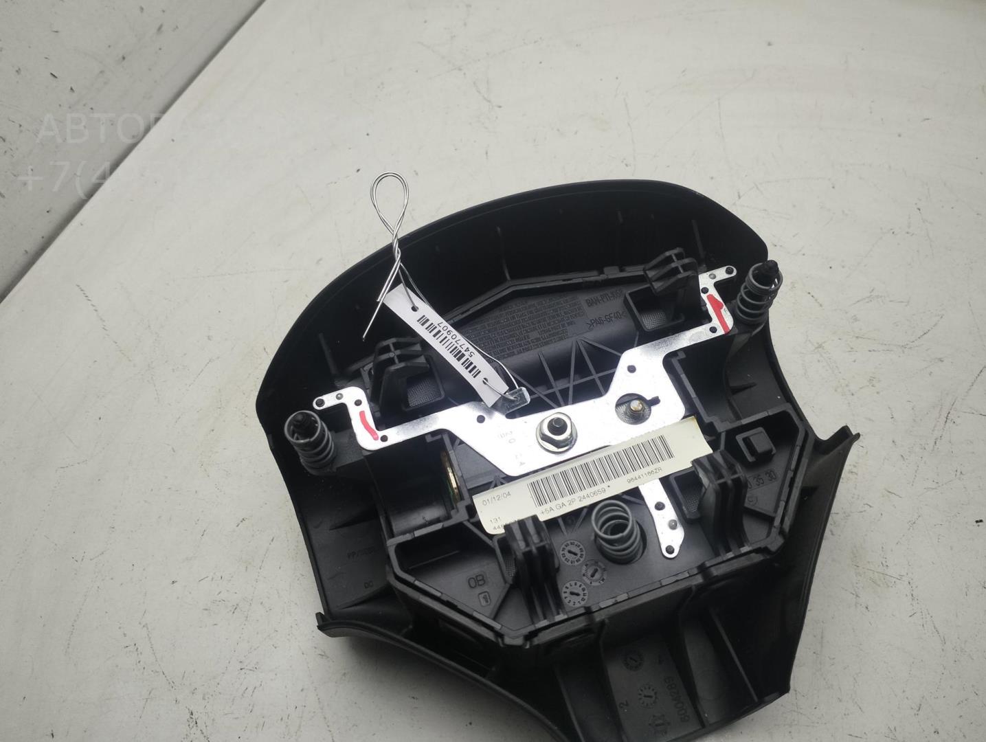 Подушка безопасности в рулевое колесо