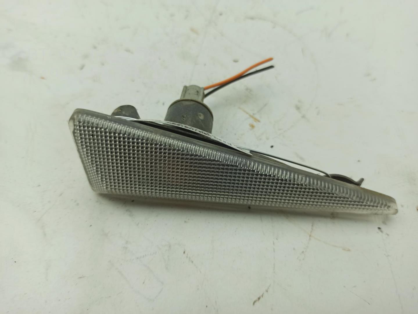 Указатель поворота левый