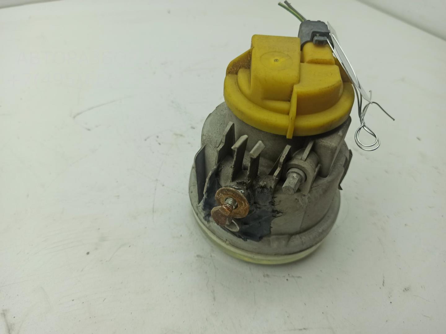 Фара противотуманная левая