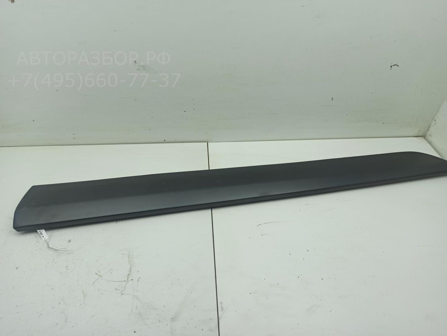 Молдинг двери передней левой