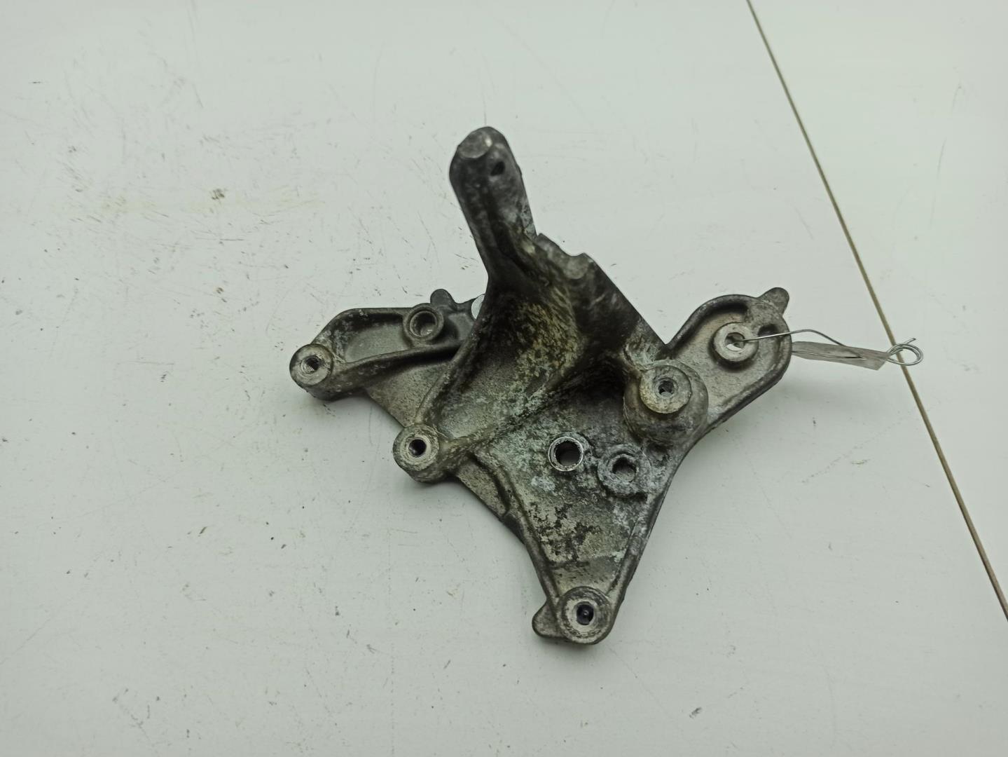 Кронштейн (сопут. товар)