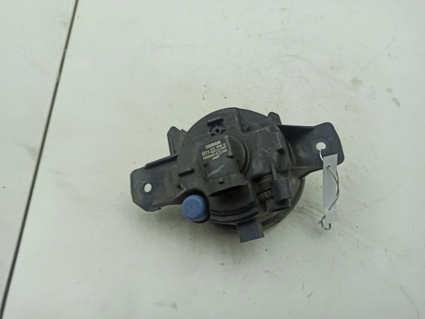 Фара противотуманная левая