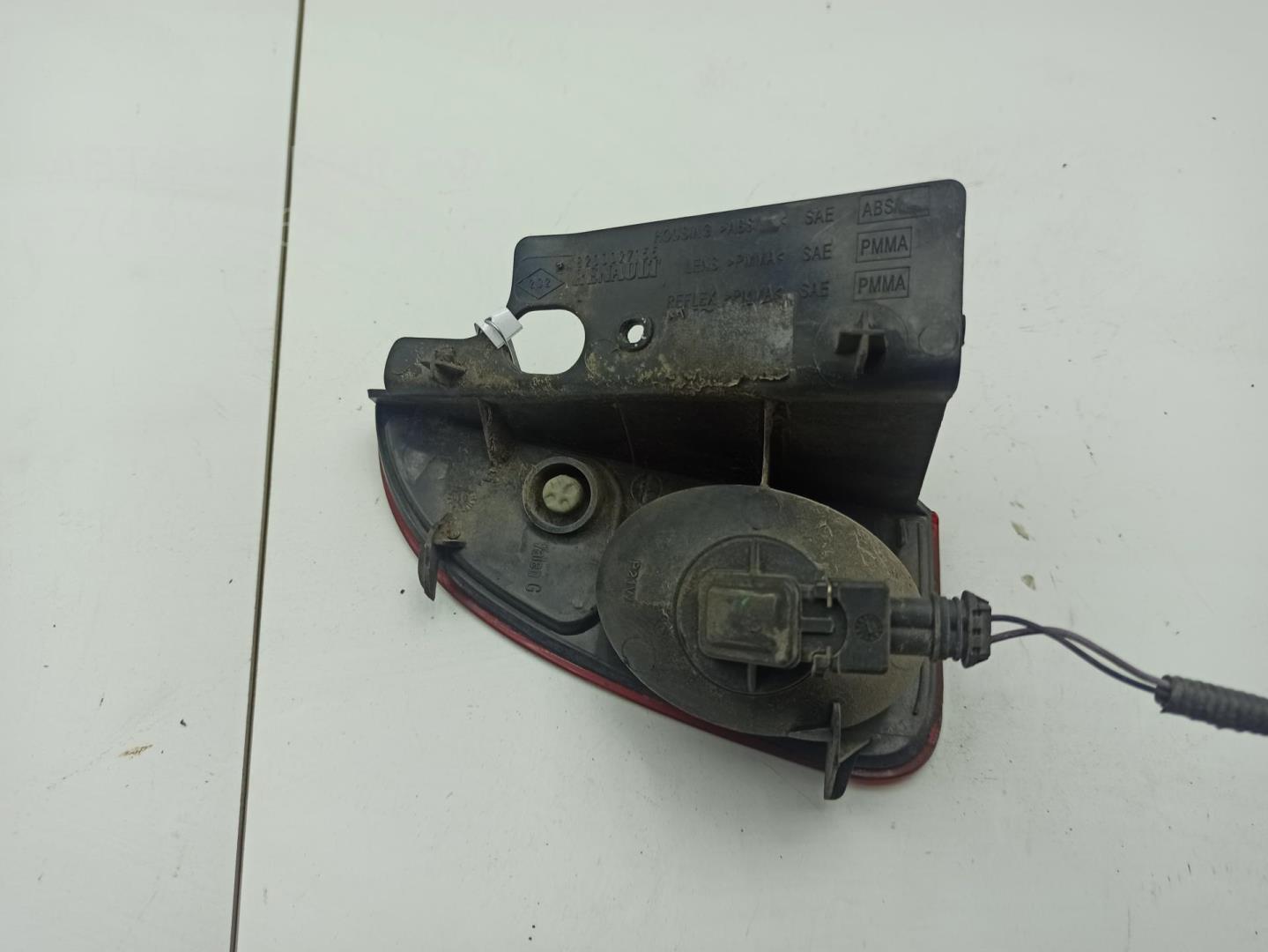 Фонарь задний в бампер левый