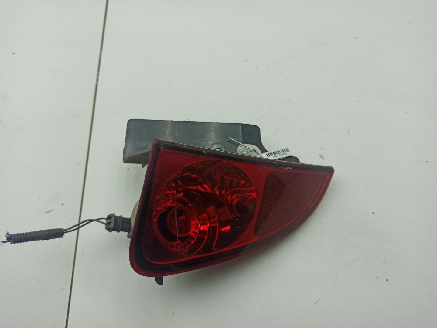 Фонарь задний в бампер левый