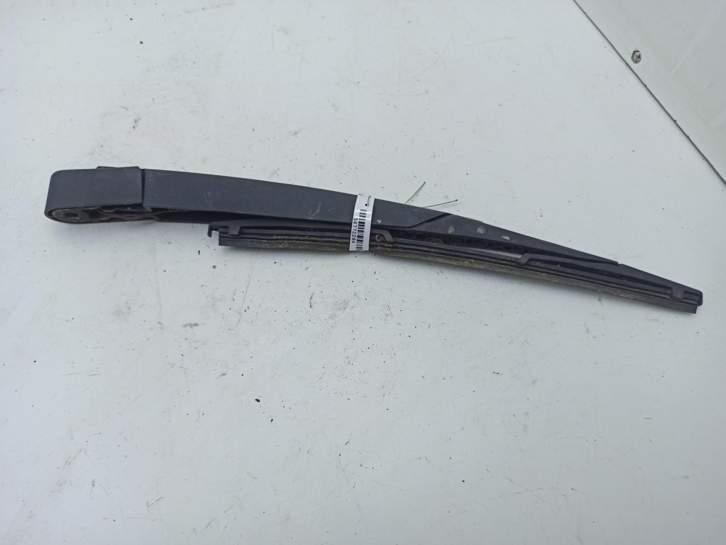 Поводок стеклоочистителя заднего