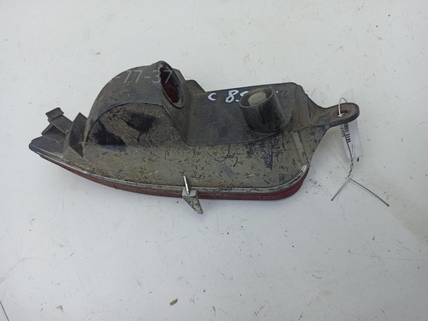 Фонарь задний в бампер правый