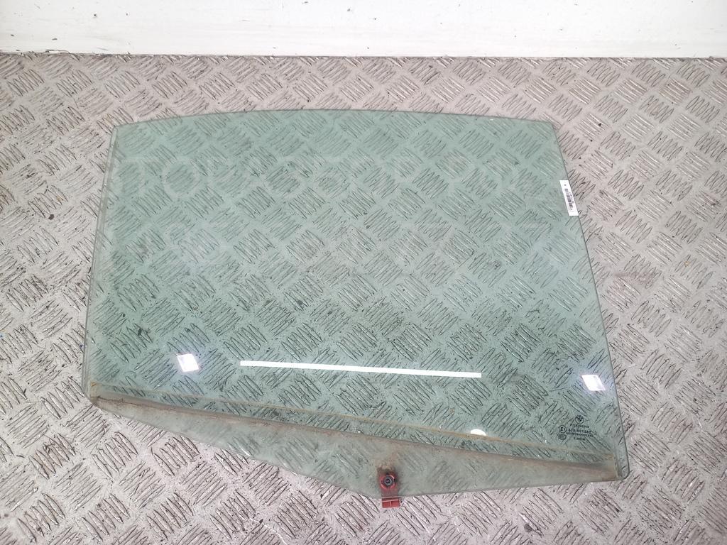 Стекло двери задней правой