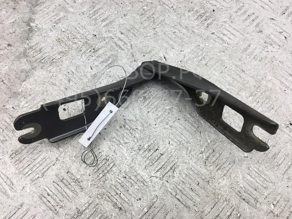 Петля капота левая